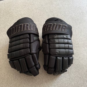 Warrior Super Novium Gloves 13"  (Used)
