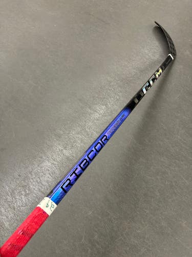 CCM RibCor Trigger 9 Pro Hockey Stick | Junior RH P28 | 48' (Used)