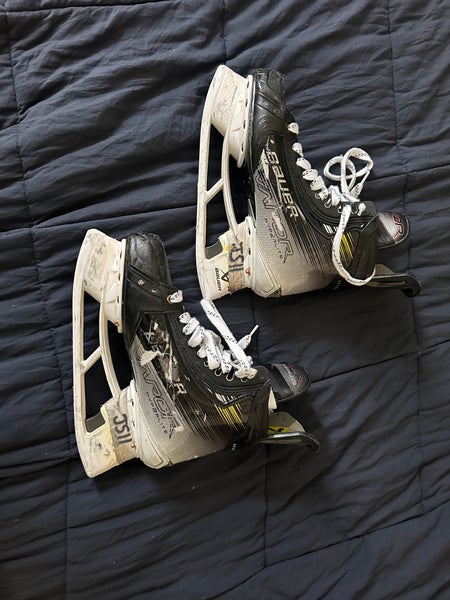 Bauer Vapor Hyperlite 2 Hockey Skates   8 (Used)