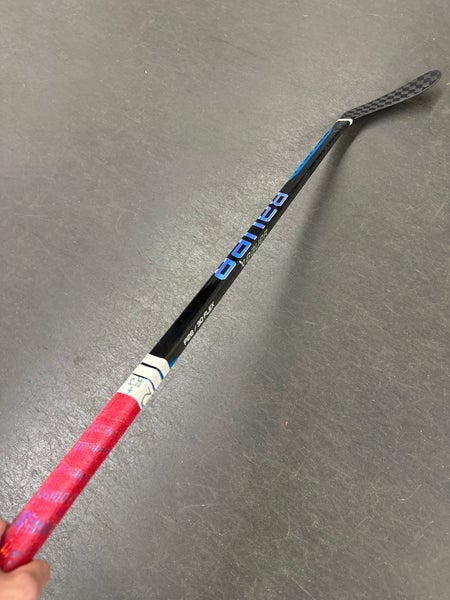 Bauer Nexus Sync Hockey Stick | Junior RH P28 | 47' (Used)