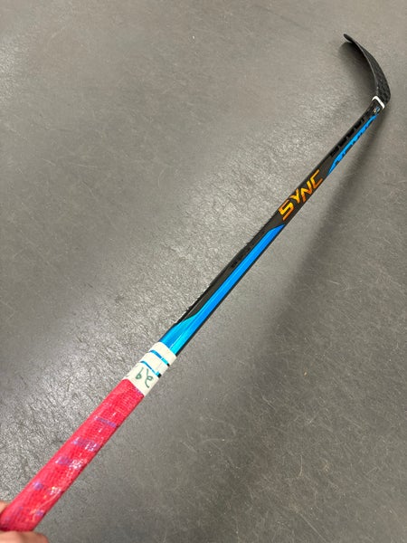 Junior Bauer Nexus Sync Hockey Stick Right Handed P28 (Used)
