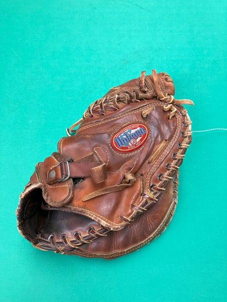 Nokona CM225 Catcher's Baseball Glove