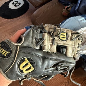 2010 Wilson RH Infield A2000 Baseball Glove 11.25" (Used)