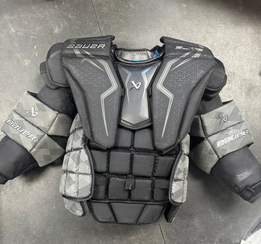 Large Bauer Elite Goalie Chest Protector (Used)
