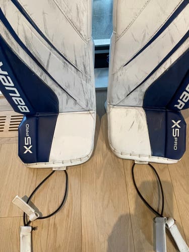 32"  2024 Bauer Vapor X5 Pro Goalie Leg Pads  (Used)