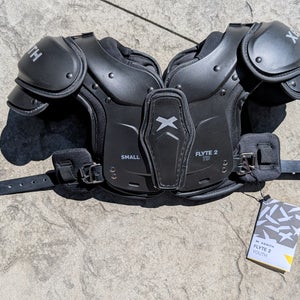 Small Youth Xenith Flyte 2 Shoulder Pads (New)