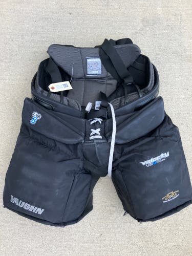 Black Senior Medium Vaughn Velocity VE8 Pro Carbon Hockey Goalie Pants (Used)