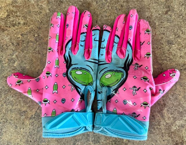 Pink Large Youth Battle Gloves (Used)