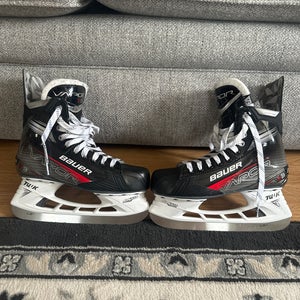 2023 Bauer Vapor X3 Hockey Skates Regular Width  7.5 (New)