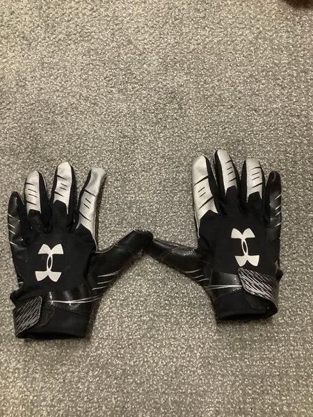Large Adult Under Armour F7 Gloves (Used)