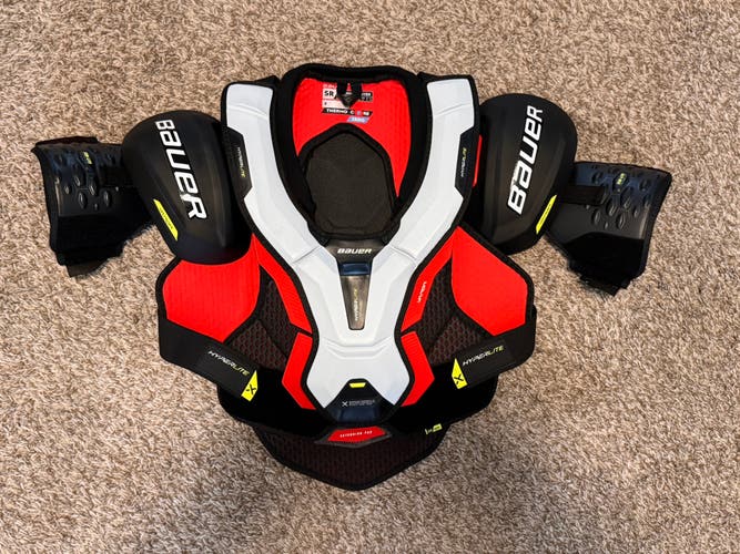 Senior Large Bauer Vapor Hyperlite Shoulder Pads (Used)