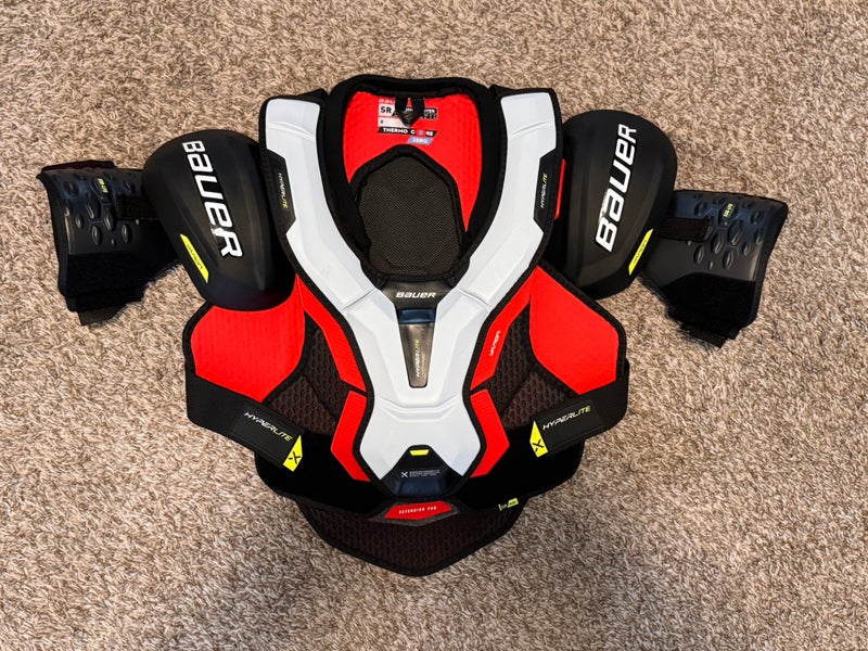 Senior Large Bauer Vapor Hyperlite Shoulder Pads  (Used)