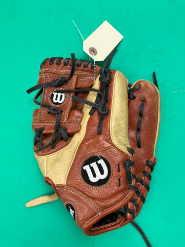 Brown Wilson A550 RH Infield Baseball Glove 11" (Used)