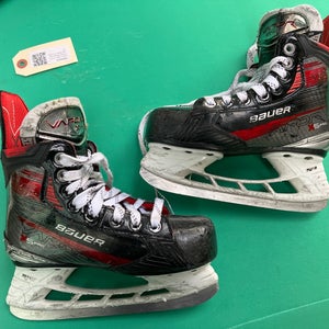 Bauer Vapor X5 Pro Hockey Skates Regular Width 13.5 (Used)