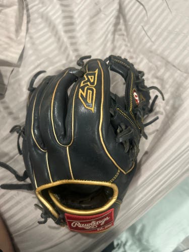 Rawlings R9 RH Infield Baseball Glove 11.25" (Used)