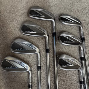 TaylorMade Stealth Iron Set 4-PW KBS MT Max 85 Stiff Flex Clubs Irons! Good Cond