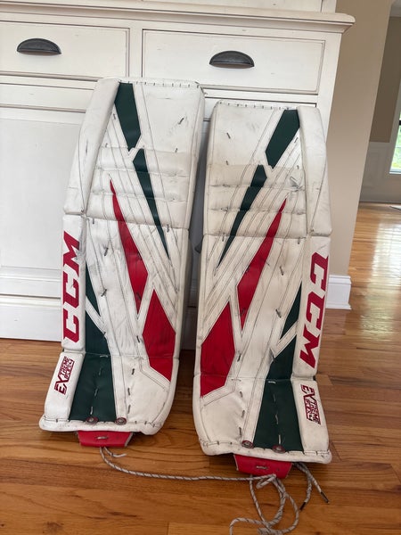 33"  CCM Extreme Flex 4 Pro Goalie Leg Pads (Used)