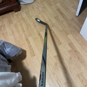Junior Bauer Hyperlite 2 Left Hand Hockey Stick P28 (Used)