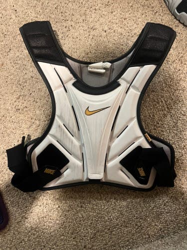 Large Adult Nike Vapor Elite Shoulder Pads (Used)