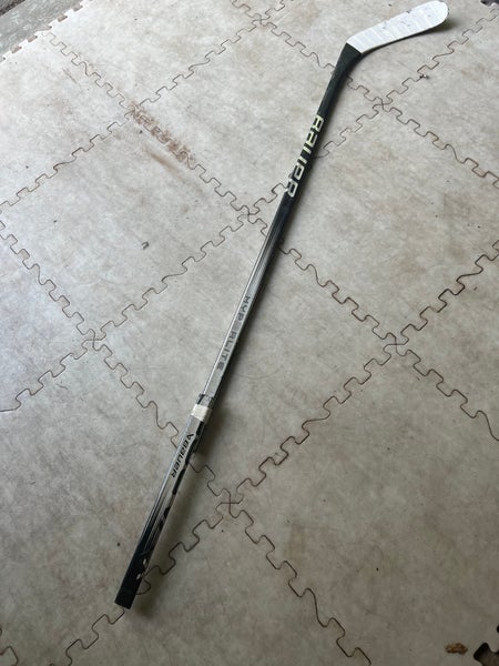 Senior Bauer Vapor Hyperlite 2 Right Handed Hockey Stick P92 Pro Stock (Used)