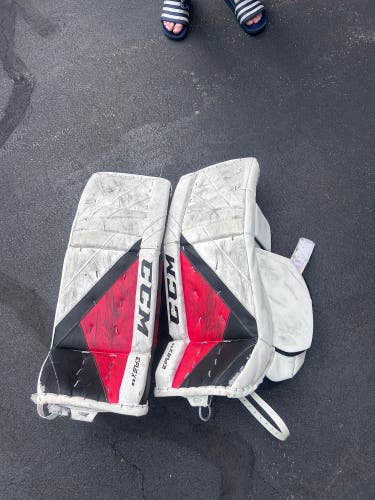 31" CCM Extreme Flex 5.9 Goalie Leg Pads (Used)