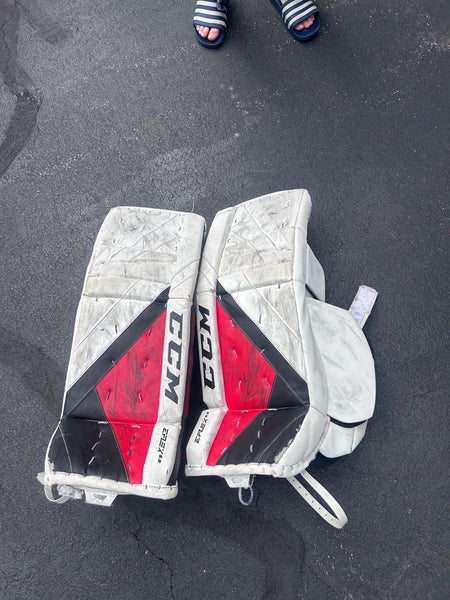 31" CCM Extreme Flex 5.9 Goalie Leg Pads (Used)