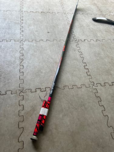 Senior Bauer Twitch Right Handed Hockey Stick P92 (Used)