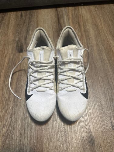 Barely Used White Men's Size M 9.5 (W 10.5) Adult Nike Low Top Huarache Molded Cleats