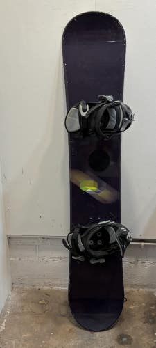 Fusion 148cm Twin-Tip All-Mountain Snowboard Fusion Bindings Medium GREAT LOOK