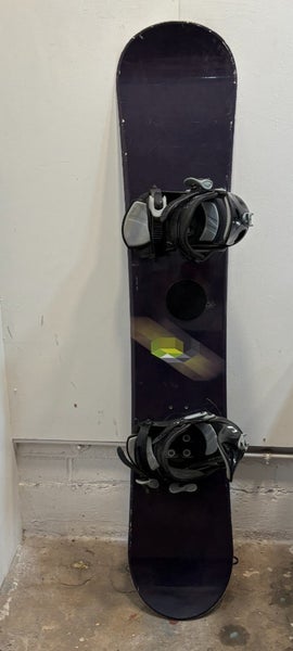 Fusion 148cm Twin-Tip All-Mountain Snowboard Fusion Bindings Medium GREAT LOOK