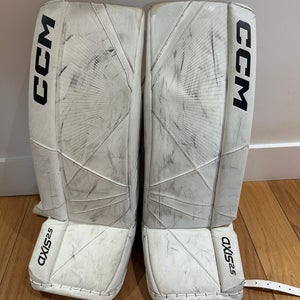 CCM Axis 2.5 size 26+1 goalie pads and full right glove and blocker
