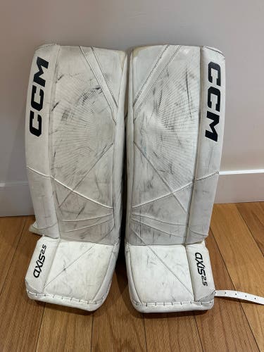 CCM Axis 2.5 size 26+1 goalie pads and full right glove and blocker