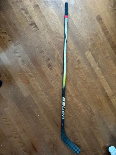 Senior Bauer Vapor Hyperlite 2 Left Hand Hockey Stick P88 (Used)