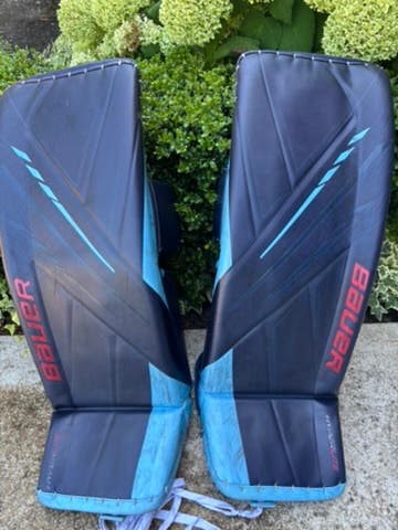 Medium Bauer Hyperlite Goalie Leg Pads (Used)