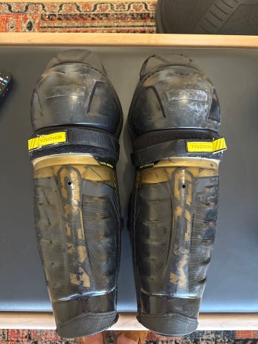 Senior CCM Tacks AS-V Pro 14" Shin Pads (Used)