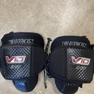Vaughn V10 Intermediate Knee Pads