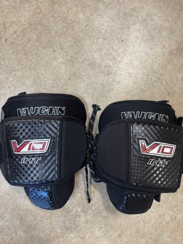 Vaughn V10 Intermediate Knee Pads