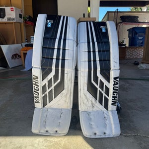 Vaughn VE8 Pro Carbon Leg Pads