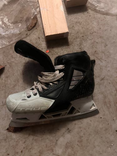 True Pro Custom Hockey Skates 10 (Used)