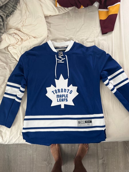 Toronto Maple Leafs James Van Riemsdyk alternate jersey (M)