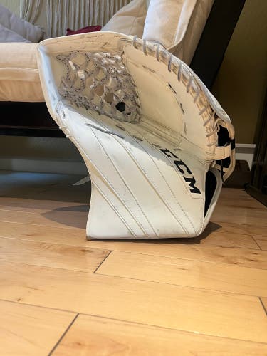 CCM eflex 5.9 goalie glove