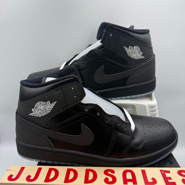 Nike Air Jordan 1 Mid SE Shoes Black Metallic Reimagined  display picture 1