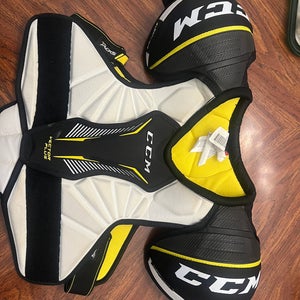Junior Large CCM Tacks Shoulder Pads (Used)