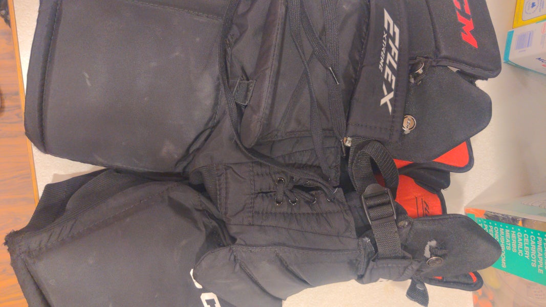 Junior Medium CCM Extreme Flex Shield E1.5 Hockey Goalie Pants (Used)