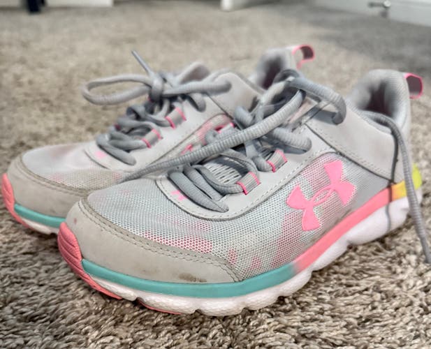 Girls 4Y Sneakers Under Armour
