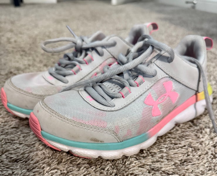 Girls 4Y Sneakers Under Armour