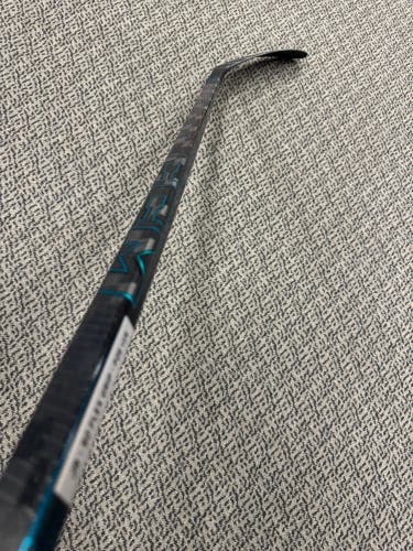 CCM Vizion 50 Flex P28 curve left hand stick