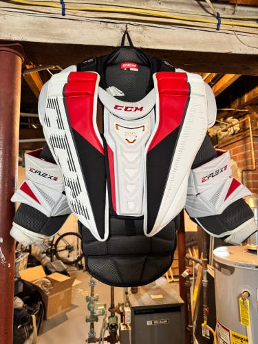 Lightly Used Medium CCM Eflex 5 pro Goalie Chest Protector  (Used)