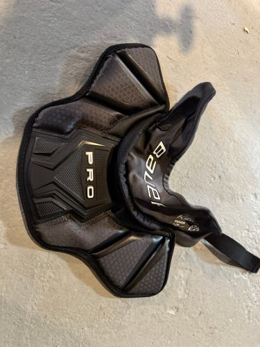 Bauer Pro Goalie Neck Guard Size L/XL