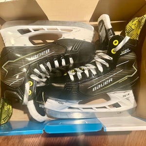 Bauer Supreme M30 Hockey Skates Extra Wide Width Size 4.5 (Used)